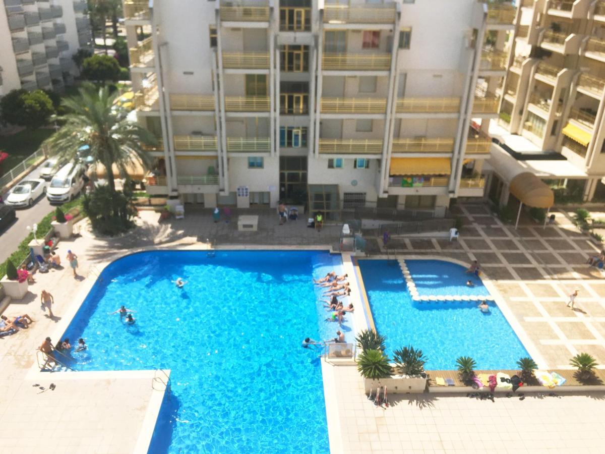 Apartamento con piscina en 1ª línea de playa en Salou Exterior foto