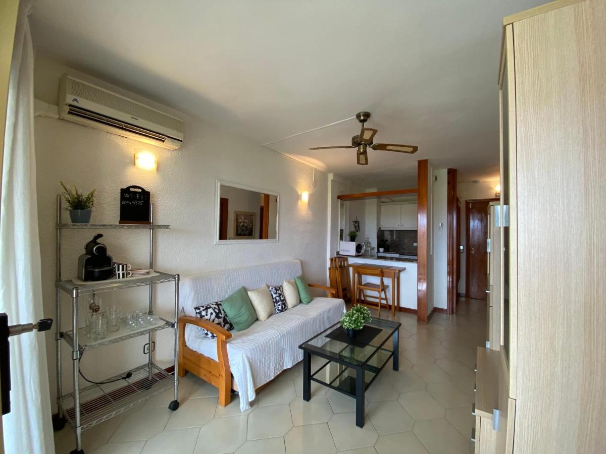 Apartamento con piscina en 1ª línea de playa en Salou Exterior foto